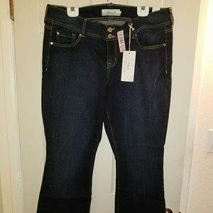 NWT TORRID SIZE 16 FLARE JEANS